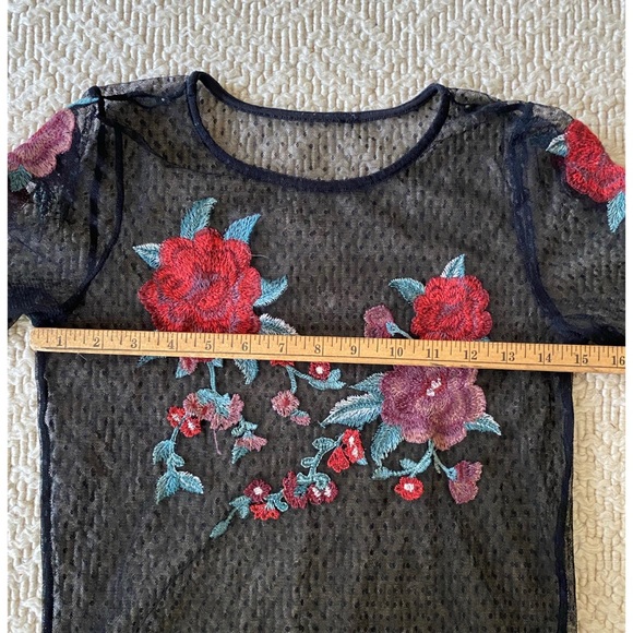Sheer Embroidered Flower Long Sleeve Shirt S/M - Picture 6 of 7